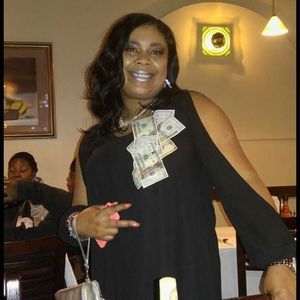 Meet your Posher, Adrianne